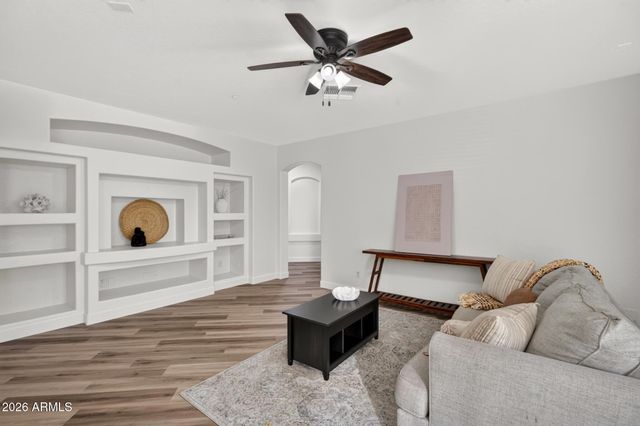 2925 E ANDRE Avenue, Gilbert, AZ 85298