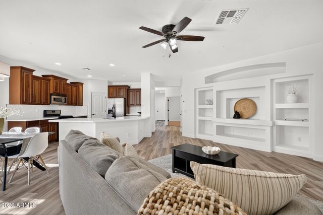 2925 E ANDRE Avenue, Gilbert, AZ 85298