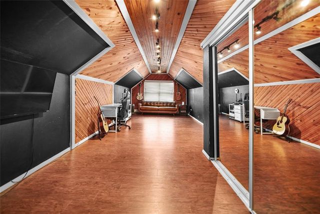 812 S Avery Street, Moore, OK 73160