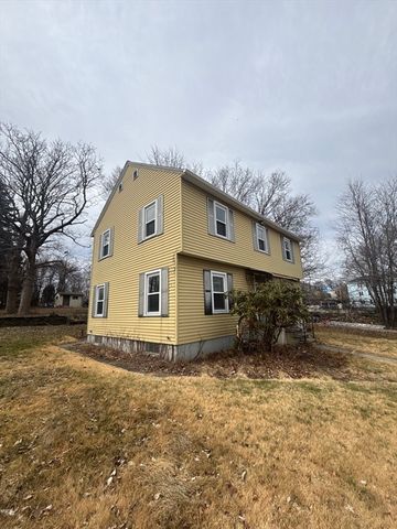 25 Shannon St, Worcester, MA 01604