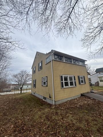 25 Shannon St, Worcester, MA 01604