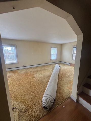 25 Shannon St, Worcester, MA 01604