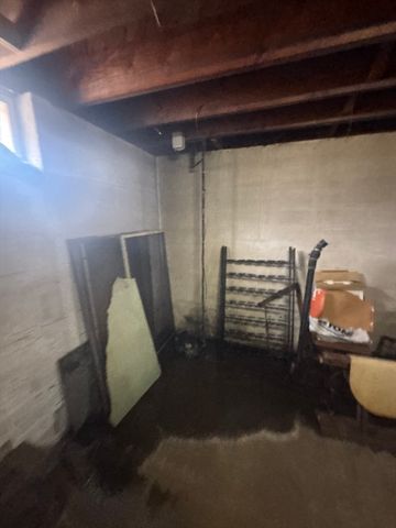 25 Shannon St, Worcester, MA 01604