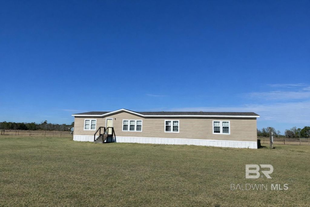 1064 Old Fannie Road, Flomaton, AL 36441