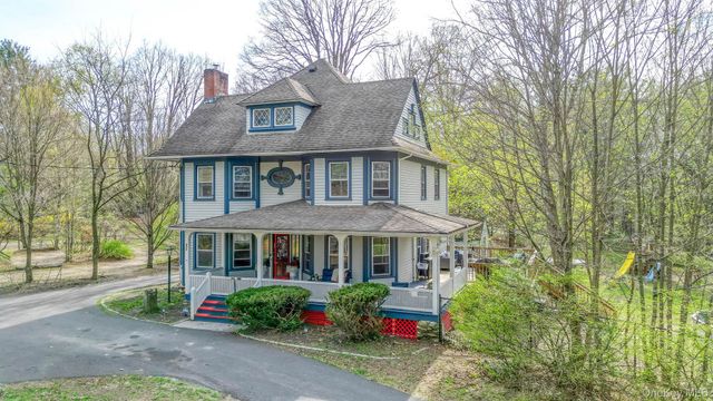 832 Bloomingburg Road, Bloomingburg, NY 12721