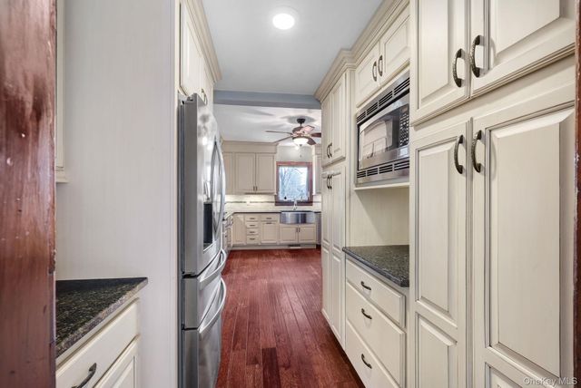 832 Bloomingburg Road, Bloomingburg, NY 12721