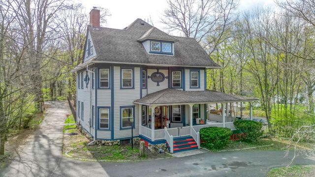 832 Bloomingburg Road, Bloomingburg, NY 12721