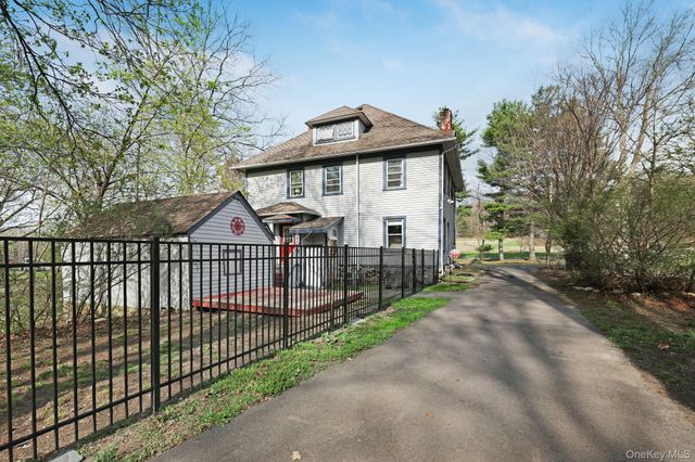 832 Bloomingburg Road, Bloomingburg, NY 12721