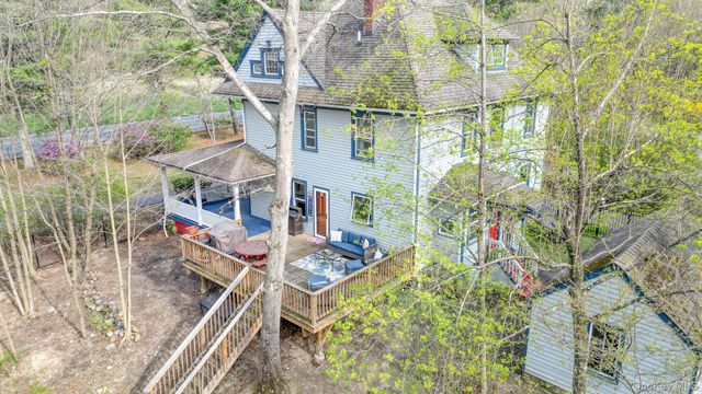 832 Bloomingburg Road, Bloomingburg, NY 12721