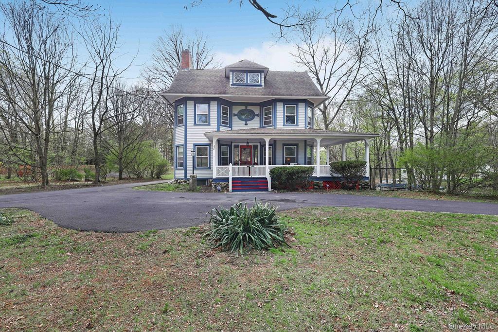 832 Bloomingburg Road, Bloomingburg, NY 12721