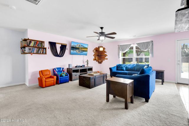 206 Landover Drive, Richlands, NC 28574