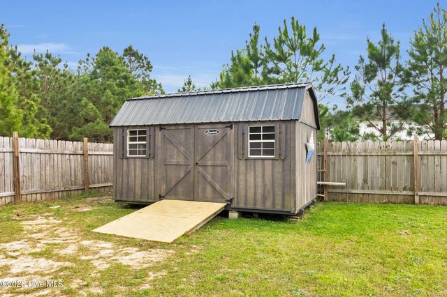 206 Landover Drive, Richlands, NC 28574