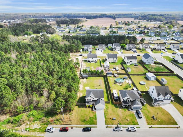 206 Landover Drive, Richlands, NC 28574