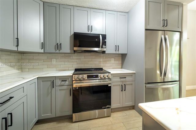 8019 NW 15th Mnr 8019, Plantation, FL 33322