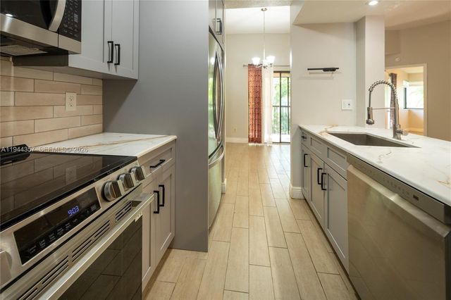 8019 NW 15th Mnr 8019, Plantation, FL 33322