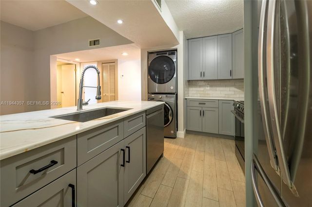 8019 NW 15th Mnr 8019, Plantation, FL 33322