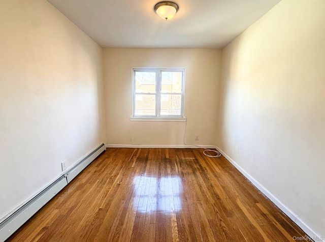 75-31 198th Street 2nd Fl, Fresh Meadows, NY 11366