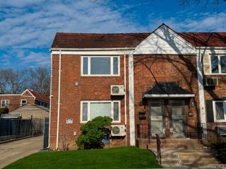 75-31 198th Street 2nd Fl, Fresh Meadows, NY 11366