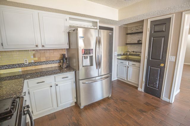 4454 Cabot Drive, Grand Prairie, TX 75052