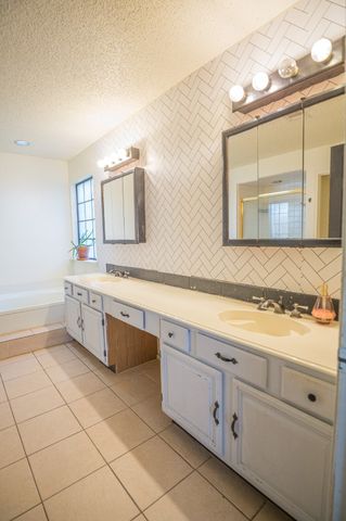 4454 Cabot Drive, Grand Prairie, TX 75052