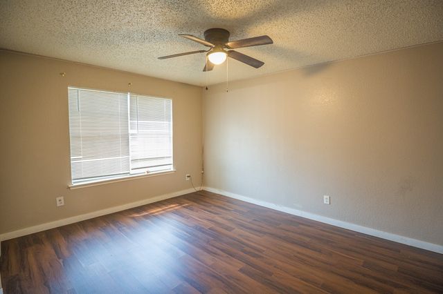 4454 Cabot Drive, Grand Prairie, TX 75052