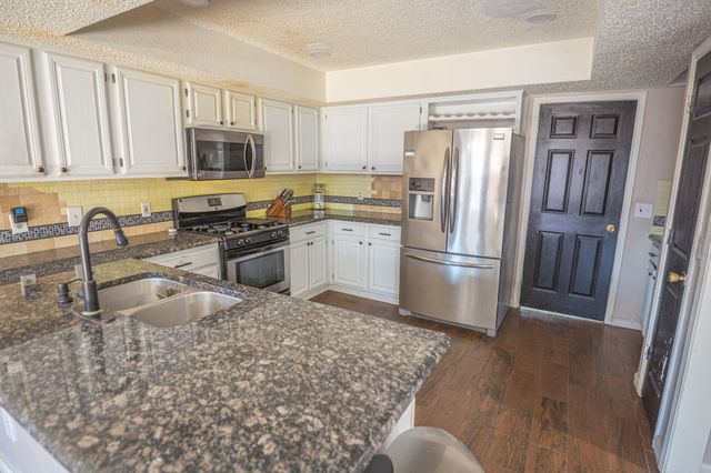4454 Cabot Drive, Grand Prairie, TX 75052