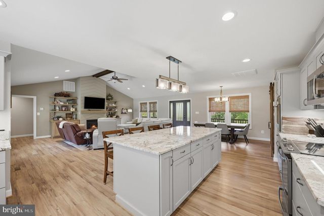 295 KING LEAR DR, Charles Town, WV 25414