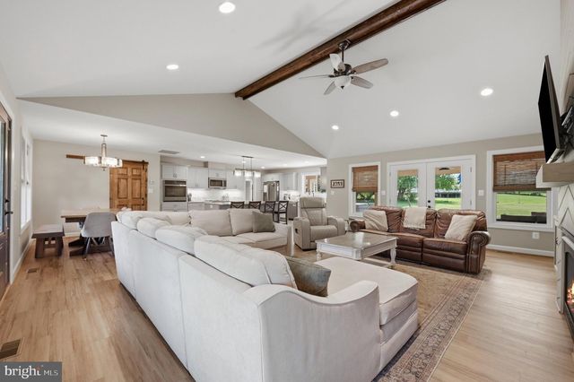 295 KING LEAR DR, Charles Town, WV 25414