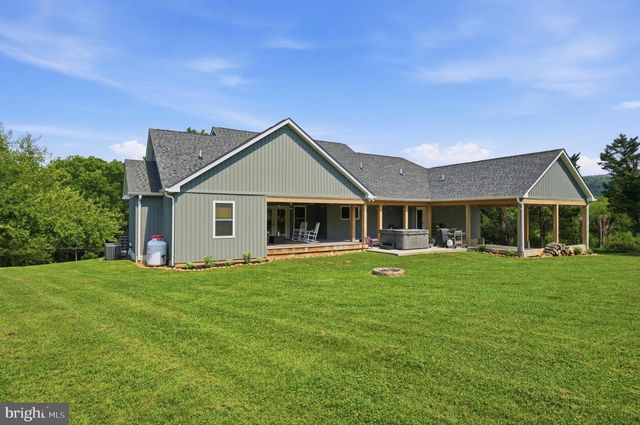 295 KING LEAR DR, Charles Town, WV 25414