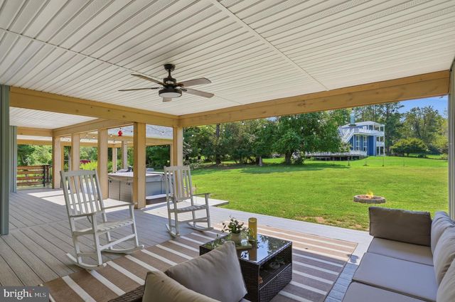 295 KING LEAR DR, Charles Town, WV 25414