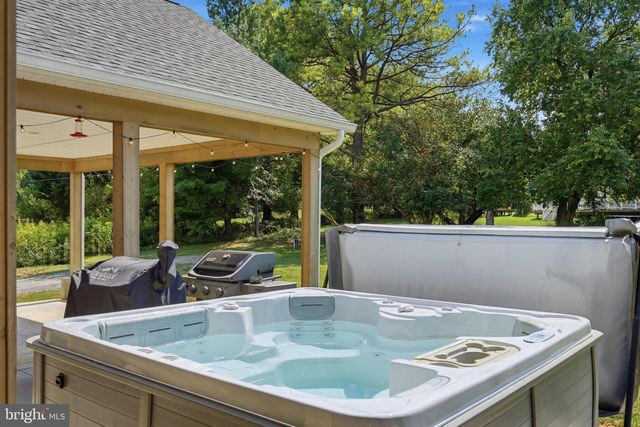 295 KING LEAR DR, Charles Town, WV 25414