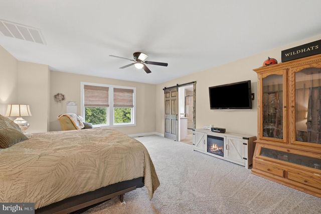 295 KING LEAR DR, Charles Town, WV 25414