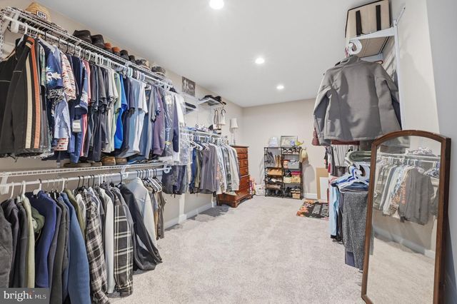295 KING LEAR DR, Charles Town, WV 25414