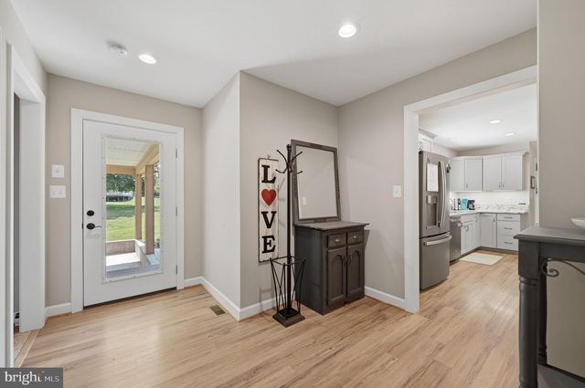 295 KING LEAR DR, Charles Town, WV 25414
