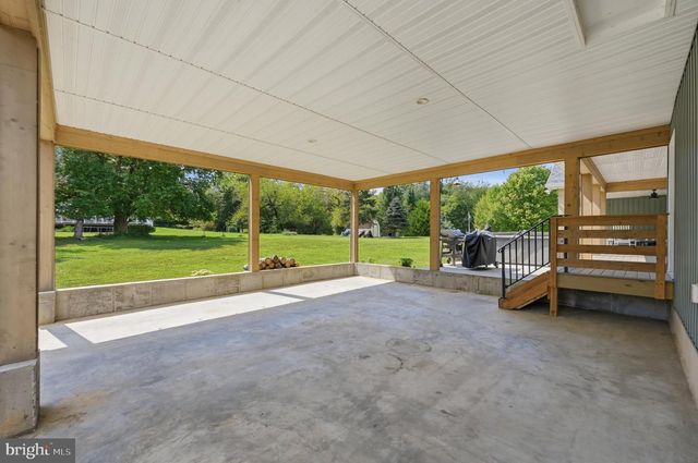 295 KING LEAR DR, Charles Town, WV 25414