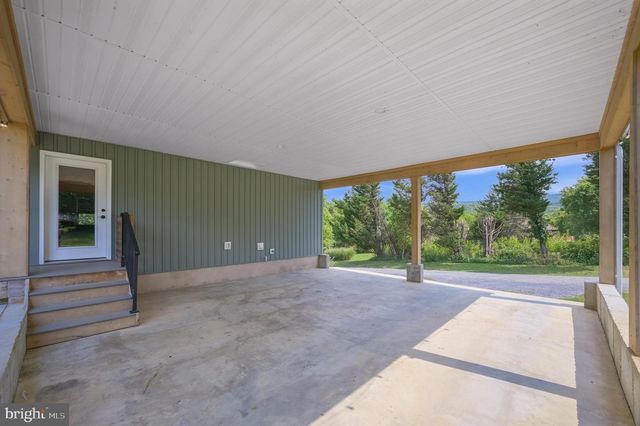295 KING LEAR DR, Charles Town, WV 25414