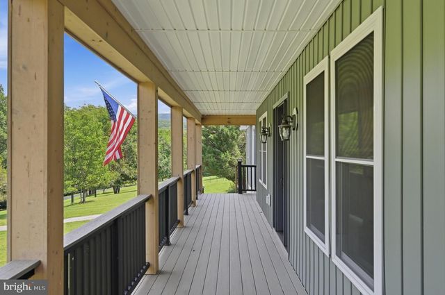 295 KING LEAR DR, Charles Town, WV 25414