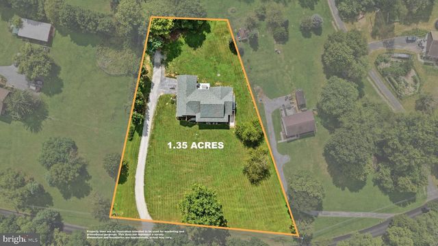 295 KING LEAR DR, Charles Town, WV 25414