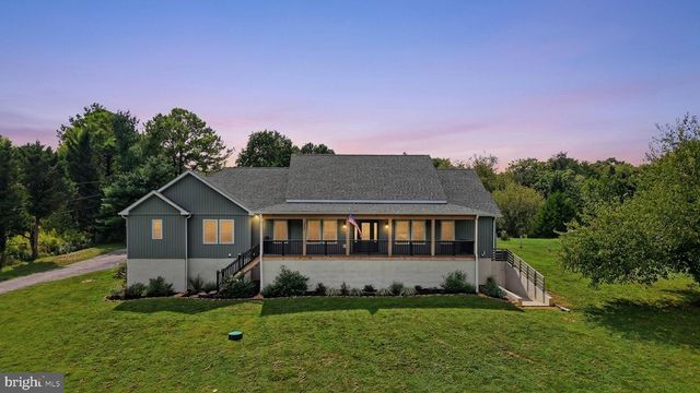 295 KING LEAR DR, Charles Town, WV 25414