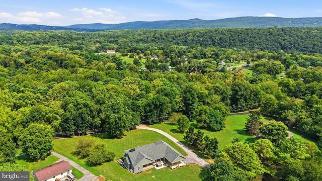 295 KING LEAR DR, Charles Town, WV 25414