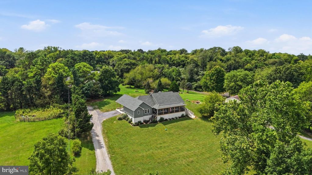 295 KING LEAR DR, Charles Town, WV 25414