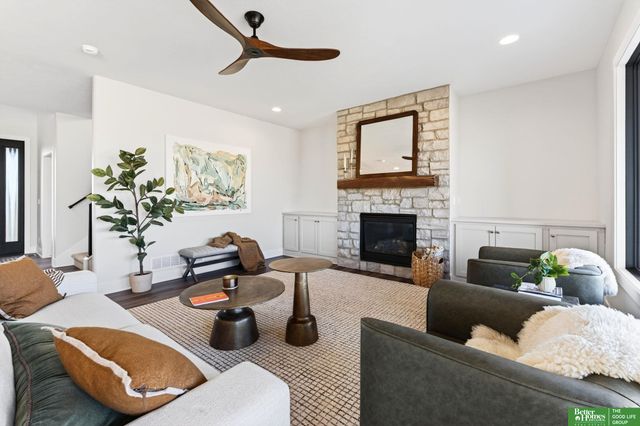 21828 Grover Street, Elkhorn, NE 68022