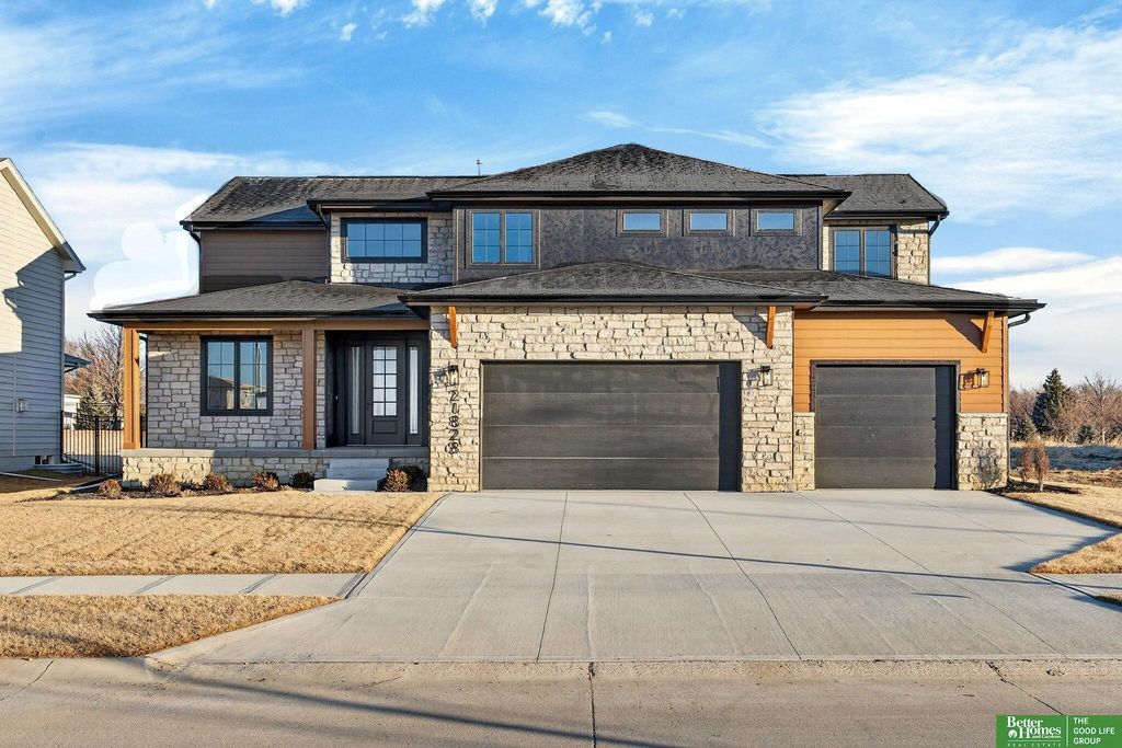 21828 Grover Street, Elkhorn, NE 68022