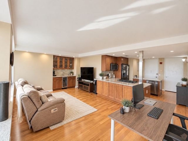 65 E India Row 6E, Boston, MA 02110