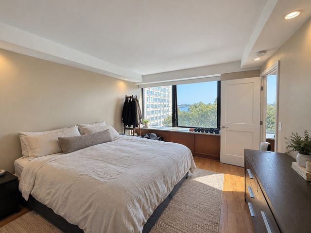 65 E India Row 6E, Boston, MA 02110