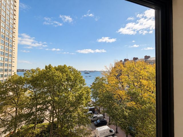 65 E India Row 6E, Boston, MA 02110