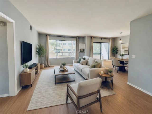 700 Westmount Drive 202, West Hollywood, CA 90069