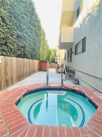 700 Westmount Drive 202, West Hollywood, CA 90069