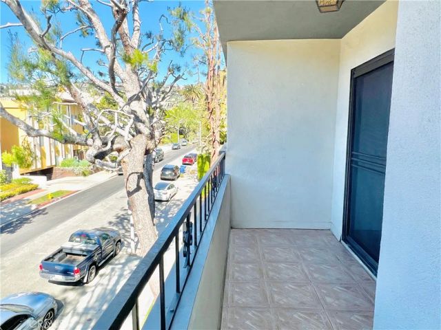 700 Westmount Drive 202, West Hollywood, CA 90069