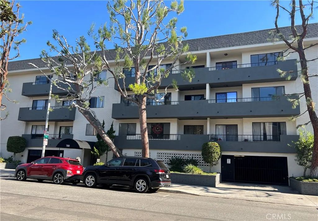 700 Westmount Drive 202, West Hollywood, CA 90069
